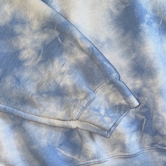 Oversized PacSun LA embroidered heart crewneck. Blue tie dye. Used. - Picture 3 of 6